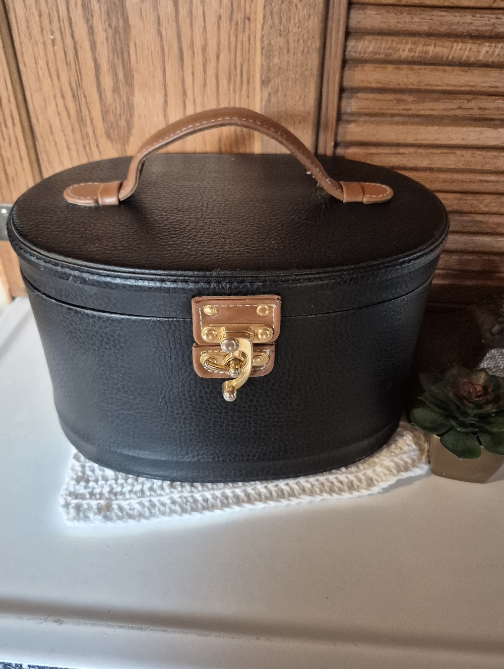 Vtg. Bentony Black Footed Travel Makeup Cosmetic Jewelry Case Removable Mirror